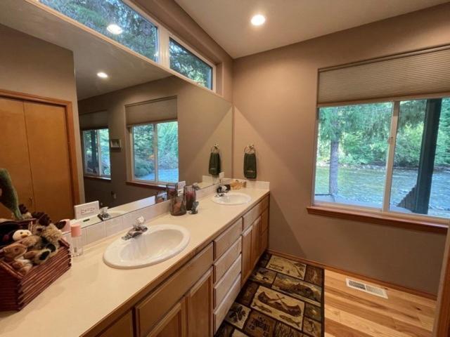 Cozy Riverfront Retreat Leavenworth Εξωτερικό φωτογραφία